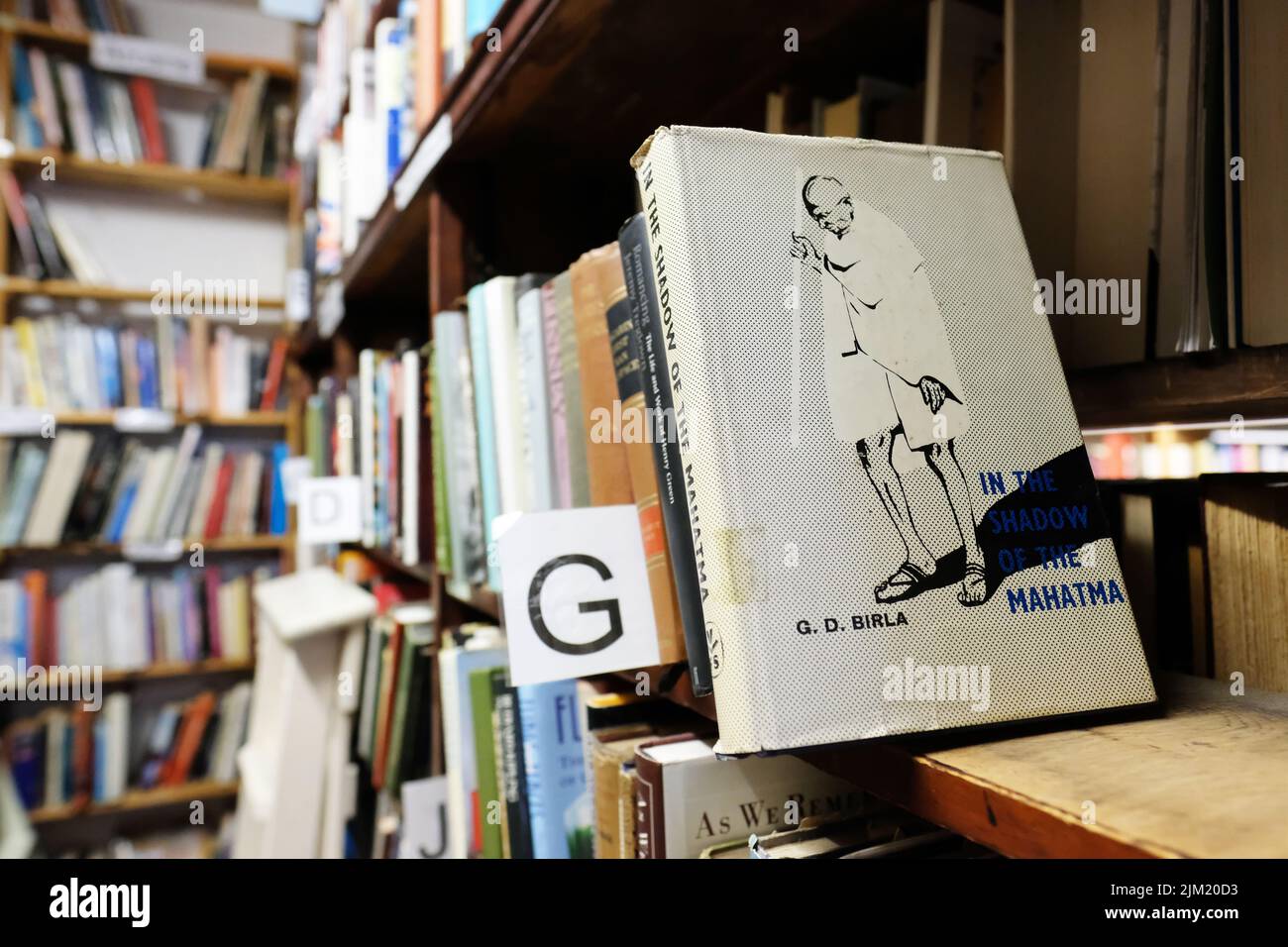 Wigtown, Escocia - The Bookshop Gran librería de segunda mano en 2022 fotos en la sombra del Mahatma por G D Birla Foto de stock