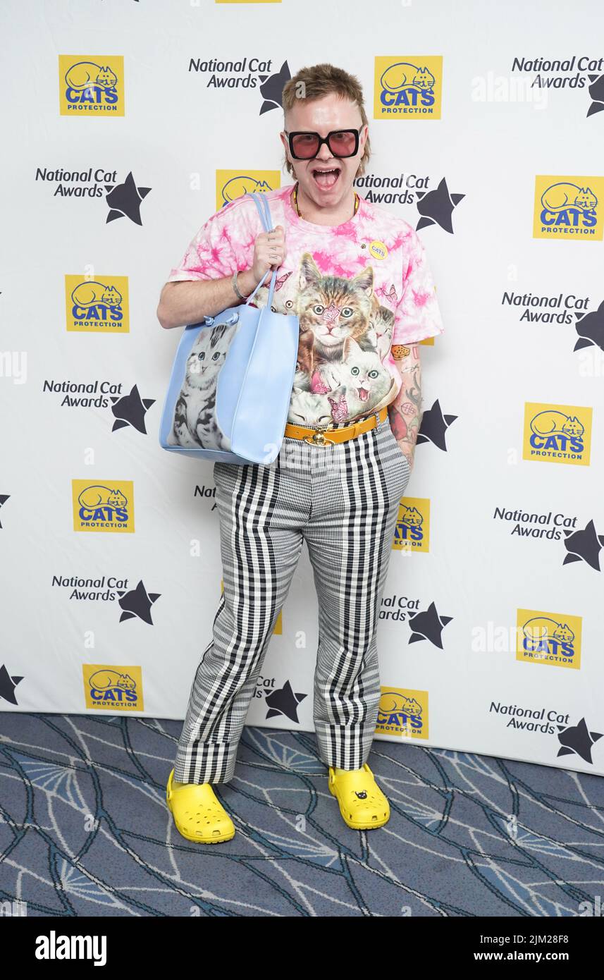 Ginny Lemon asiste a los National Cat Awards en el Savoy Hotel de Londres. Fecha de la foto: Jueves 4 de agosto de 2022. Foto de stock