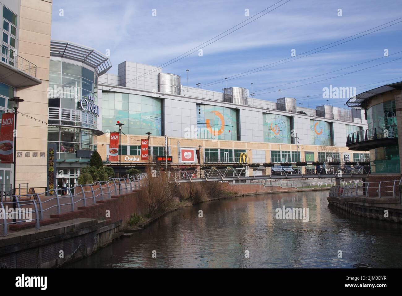 Vistas del Oracle Shopping Centre en Reading, Berkshire en el Reino Unido Foto de stock