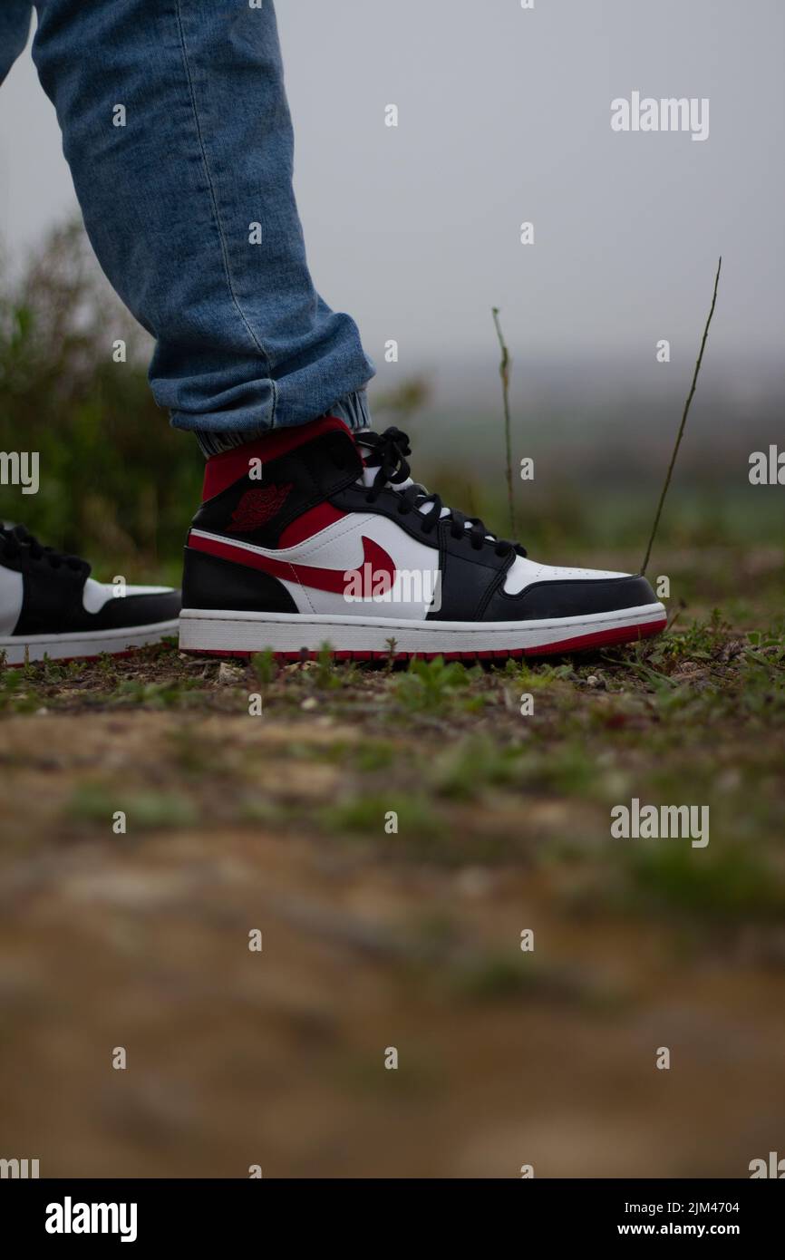 Nike air jordan 1 fotografías e imágenes de alta resolución - Alamy