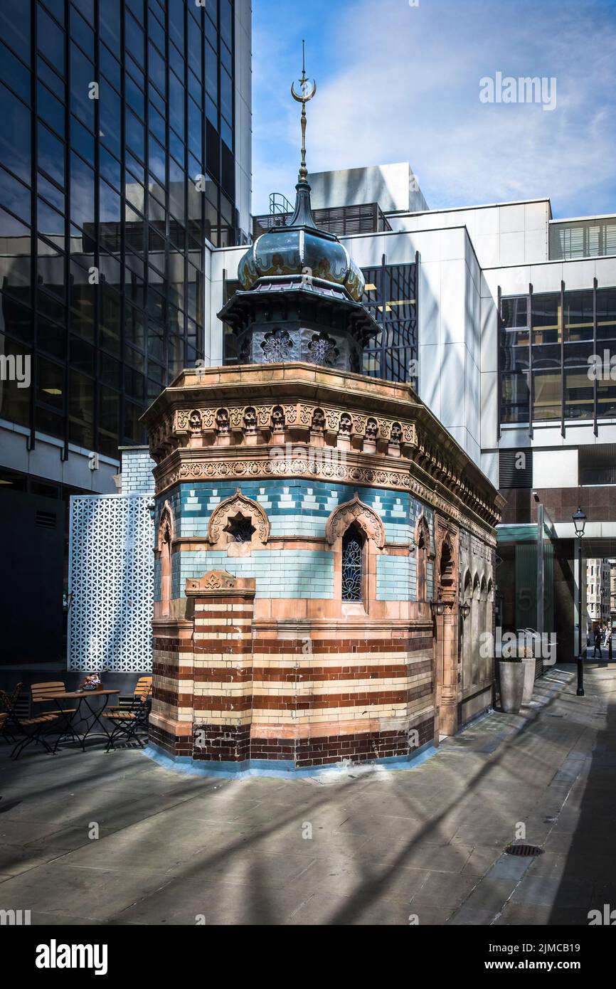 Londres, Reino Unido, 2022 de julio, vista de la Victorian Bath House Un lugar en el corazón de la ciudad de Londres Foto de stock