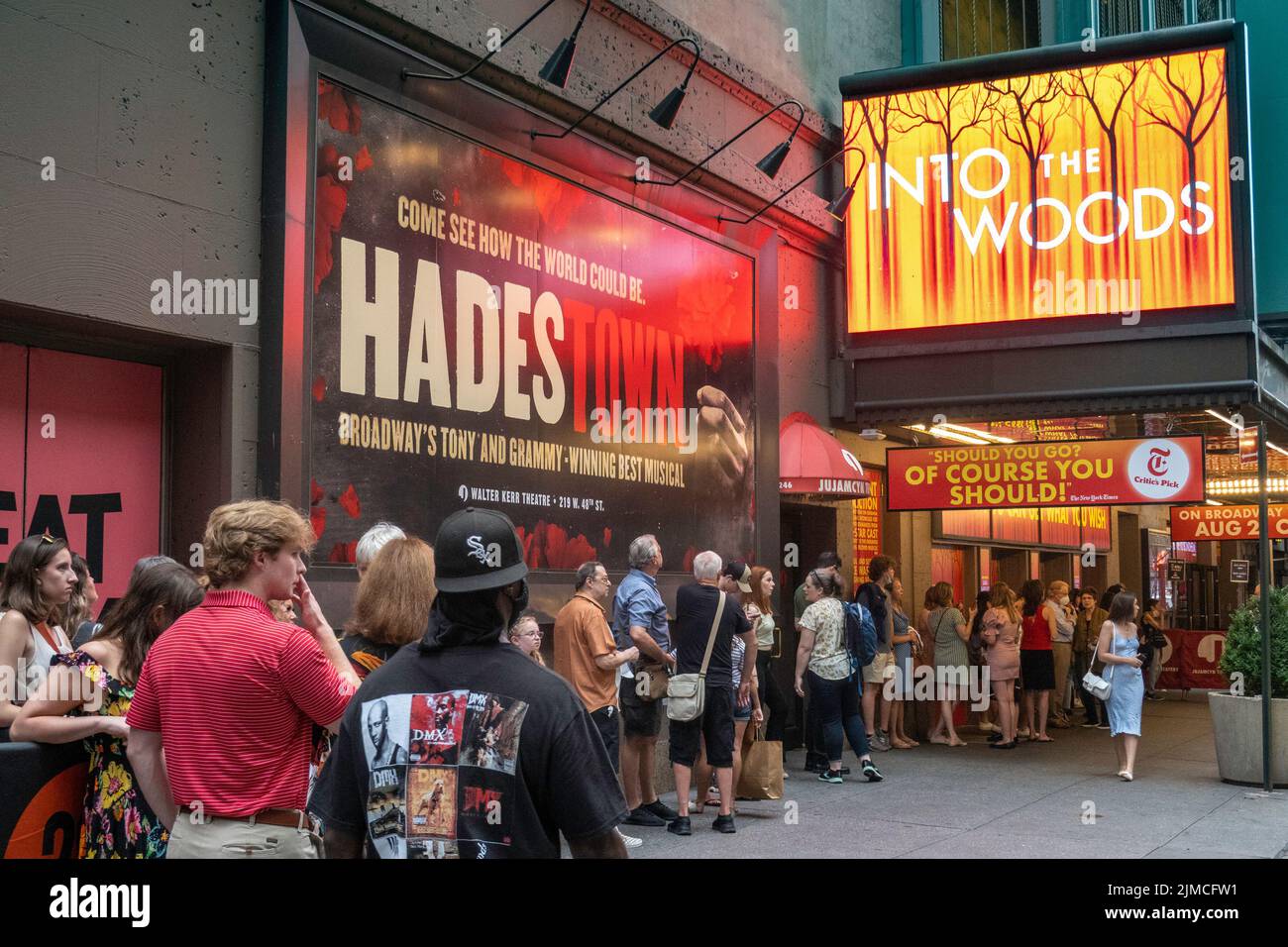 'Into the Woods' en el St. James Theatre, Times Square, NYC, EE.UU., 2022 Foto de stock