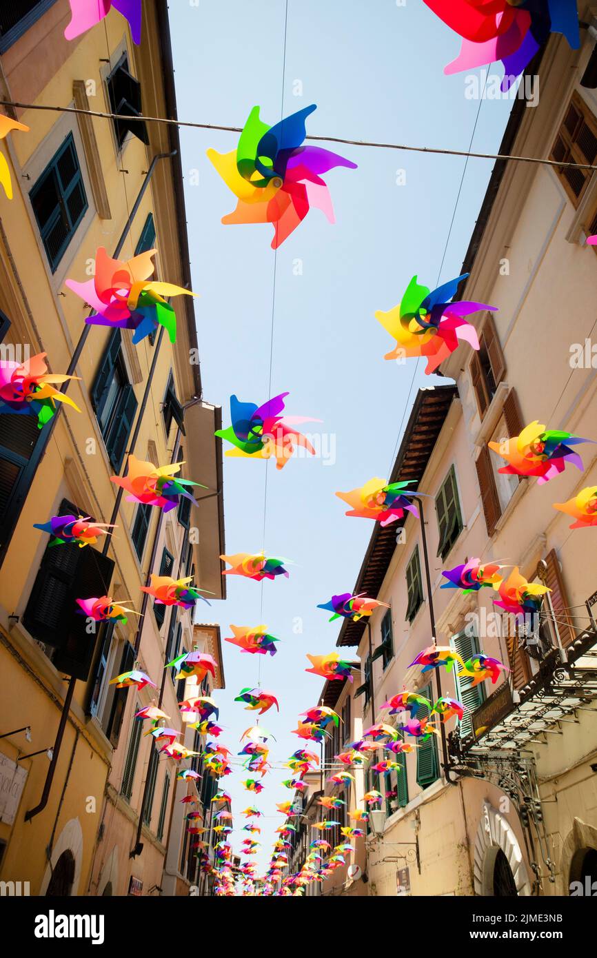 Pinwheels para colorear a principios de verano en Pietrasanta Lucca