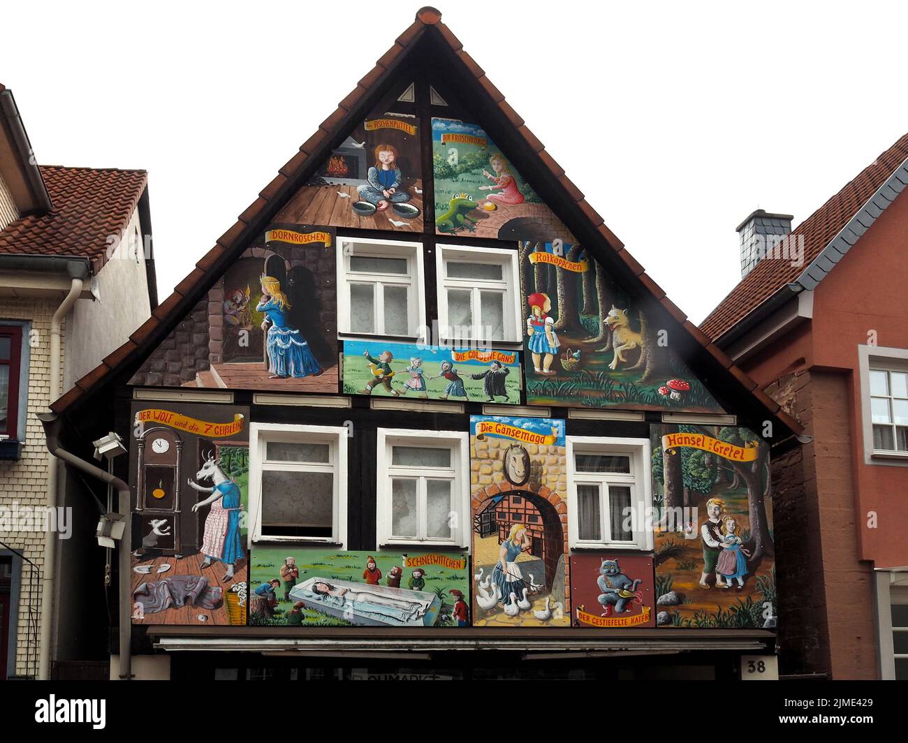 Pinturas de cuentos de hadas alemanes en Steinau an der StraÃŸe Foto de stock