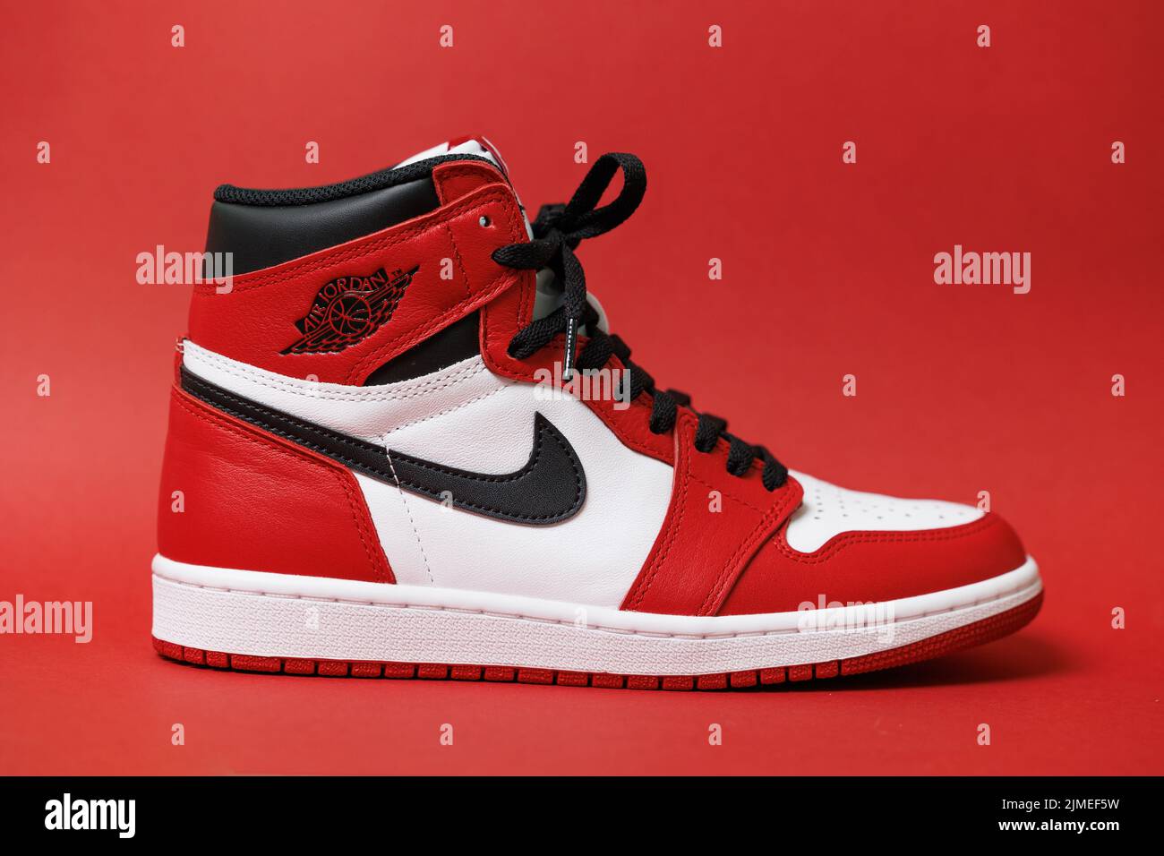 Nike air jordan 1 chicago fotografías e imágenes de alta resolución - Alamy