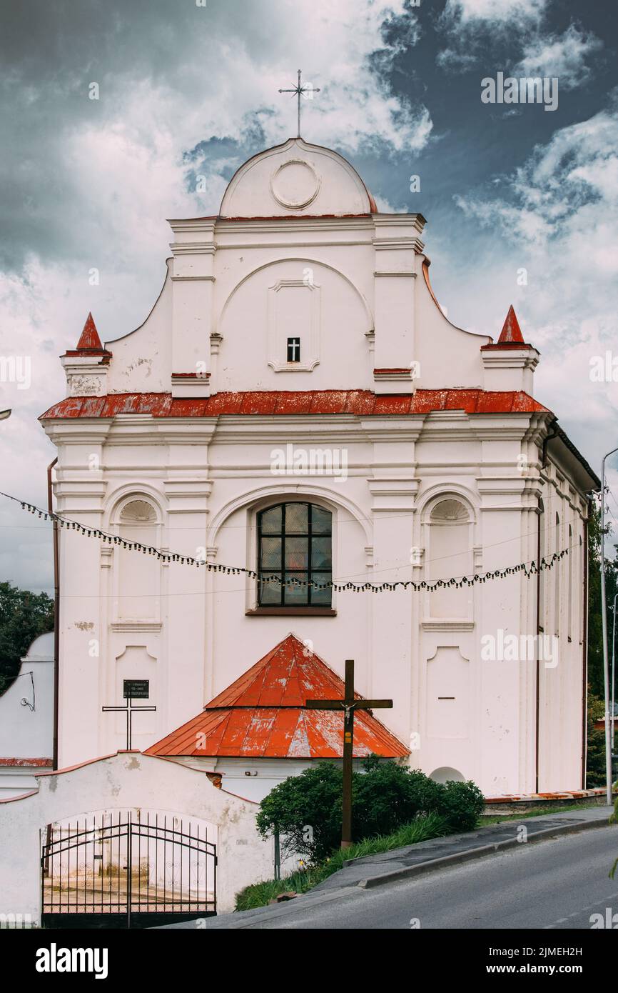Mozyr, Bielorrusia. La Catedral de Mazyr del Arcángel Miguel es una iglesia ortodoxa bielorrusa. Construida en el siglo XVII como Iglesia Católica de Franci Foto de stock