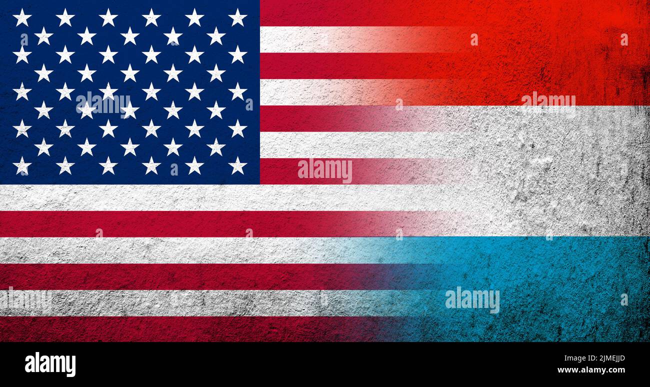 Estados Unidos de América (EE.UU.) bandera nacional con bandera luxemburguesa. Fondo grunge Foto de stock