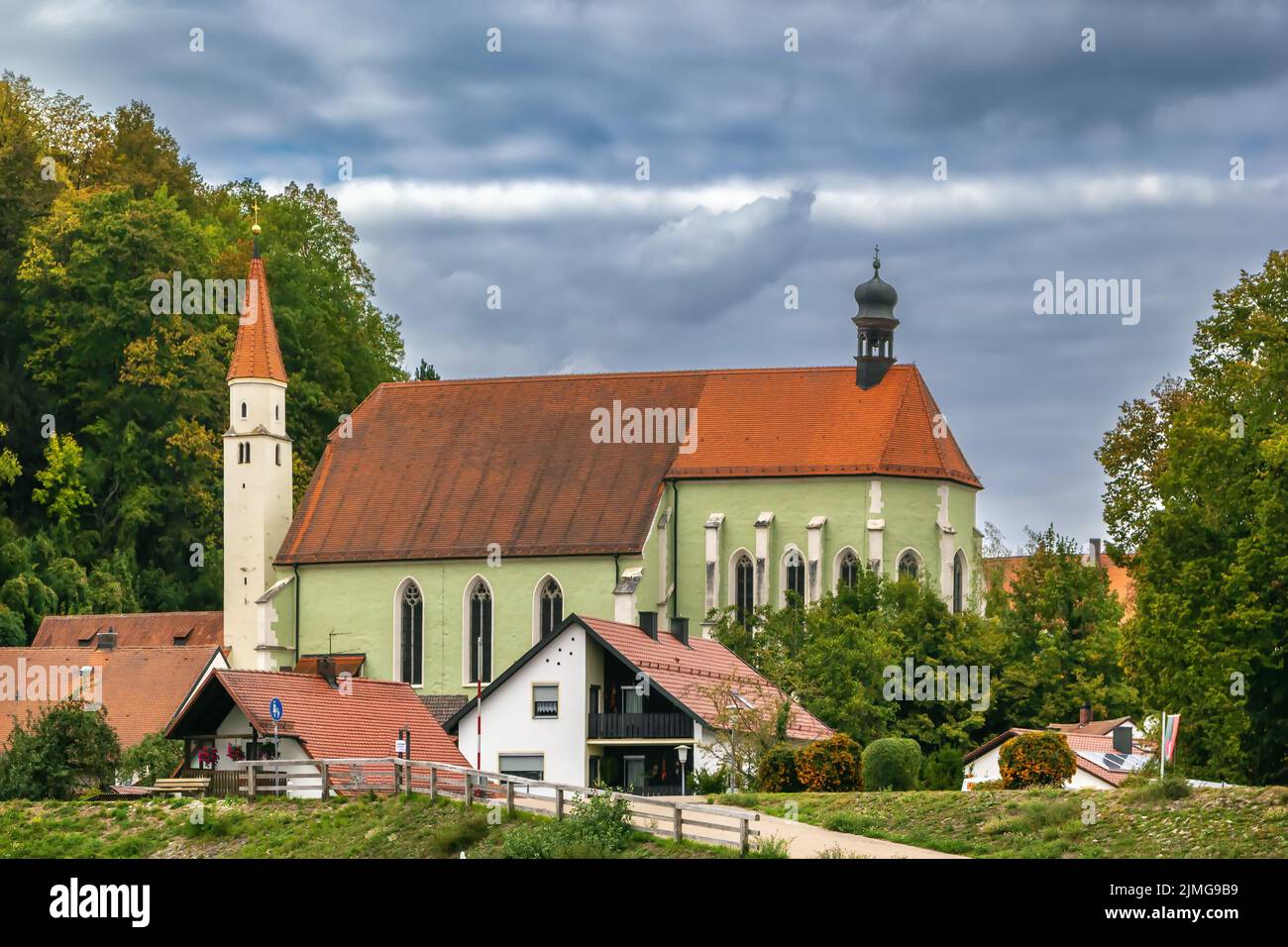 Iglesia Franciscana en Kelheim, Alemania Foto de stock