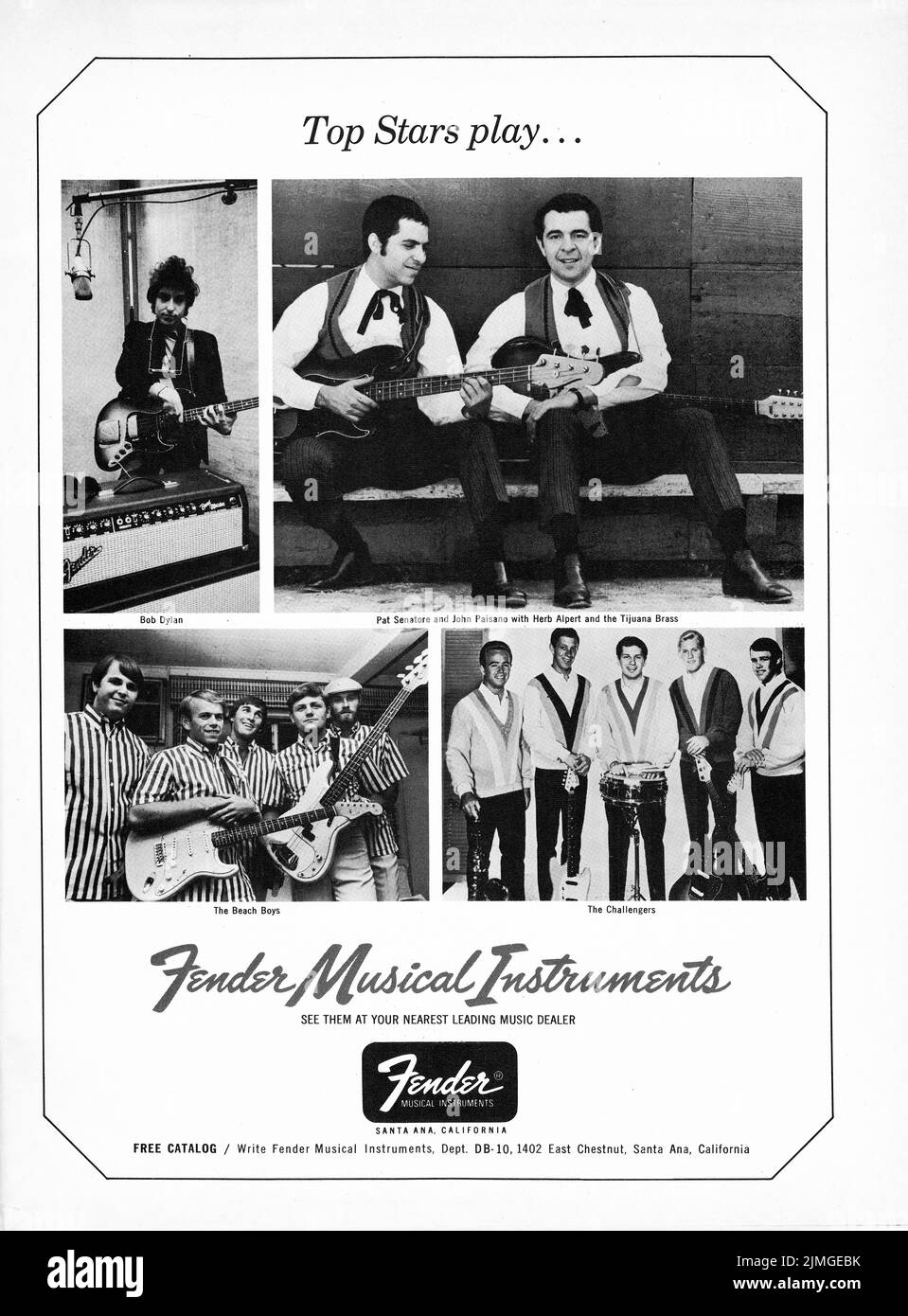 Un anuncio de guitarra Fender de una revista musical de 1962 que muestra que las mejores estrellas tocan instrumentos Fender. El anuncio incluye a Bob Dylan, The Beach Boys, miembros de la banda de Herb Alpert & The Challengers. Foto de stock