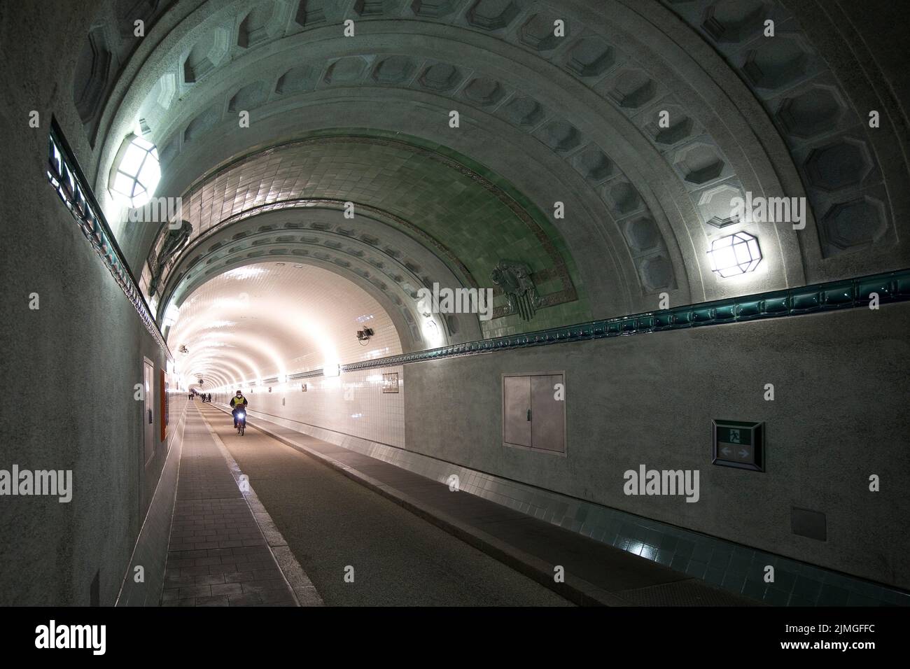 Túnel de metro, Alter Elbtunnel, Hamburgo, Alemania, Europa Foto de stock