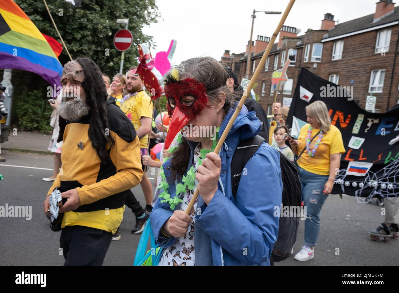 Glasgow, Reino Unido, 6th de agosto de 2022. El desfile al comienzo del Festival Internacional y Carnaval de Govanhill, en Glasgow, Escocia, 6 de agosto de 2022. Crédito de la foto: Jeremy Sutton-Hibbert/Alamy Live News Foto de stock