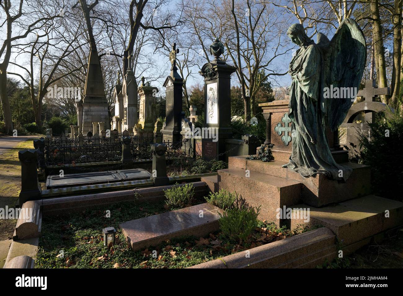 Magníficas tumbas en el Cementerio Melaten, Colonia, Renania del Norte-Westfalia, Alemania, Europa Foto de stock