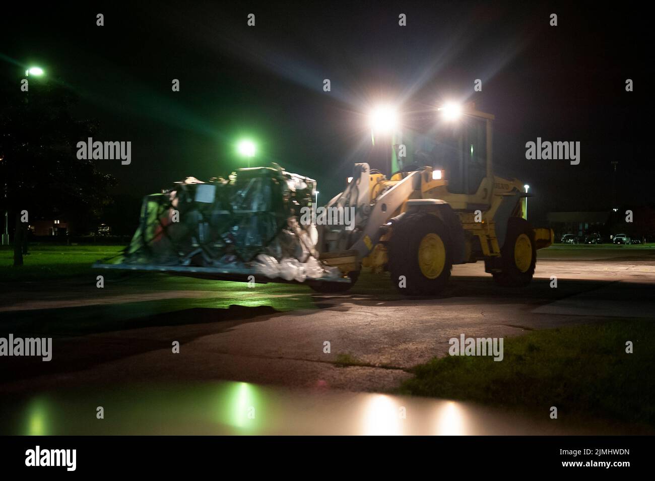 Los aviadores de la Fuerza Aérea de los Estados Unidos, asignados al