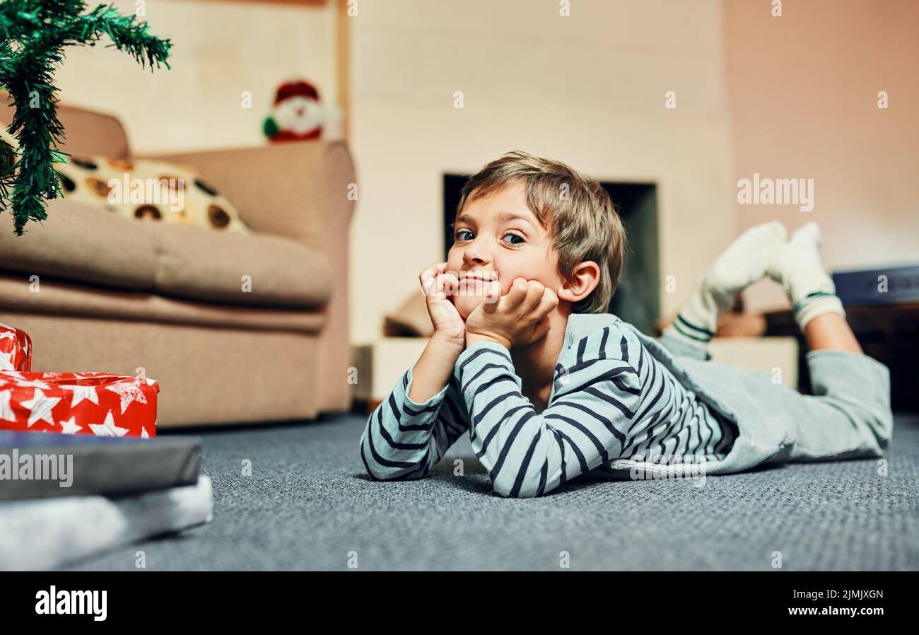 Adorable Bebé De 1 Año Disfrutando De La Navidad En Casa Fotos