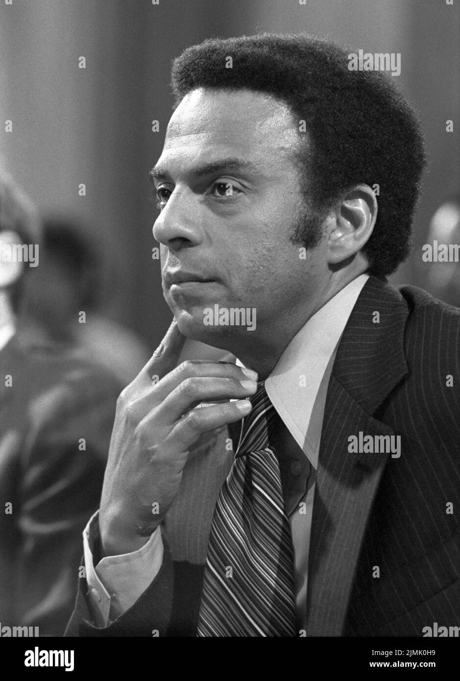 Andrew Young, Embajador de los Estados Unidos ante las Naciones Unidas, en una reunión del Subcomité de Asuntos Africanos del Comité Senatorial de Relaciones Exteriores. (ESTADOS UNIDOS) Foto de stock