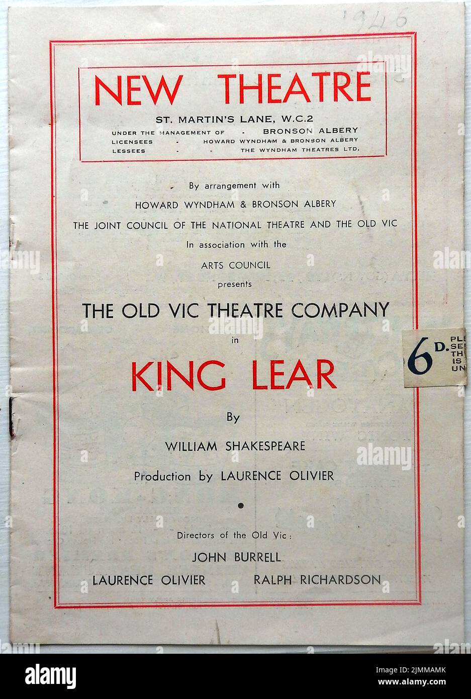 Un programa de teatro de época 1946 - New Theatre, Londres, que presenta una producción de posguerra de la Old Vic Company - King Lear de William Shakespeare. Producción de Laurence Olivier. El costo del programa en ese momento era de 6d (seis pence) Foto de stock