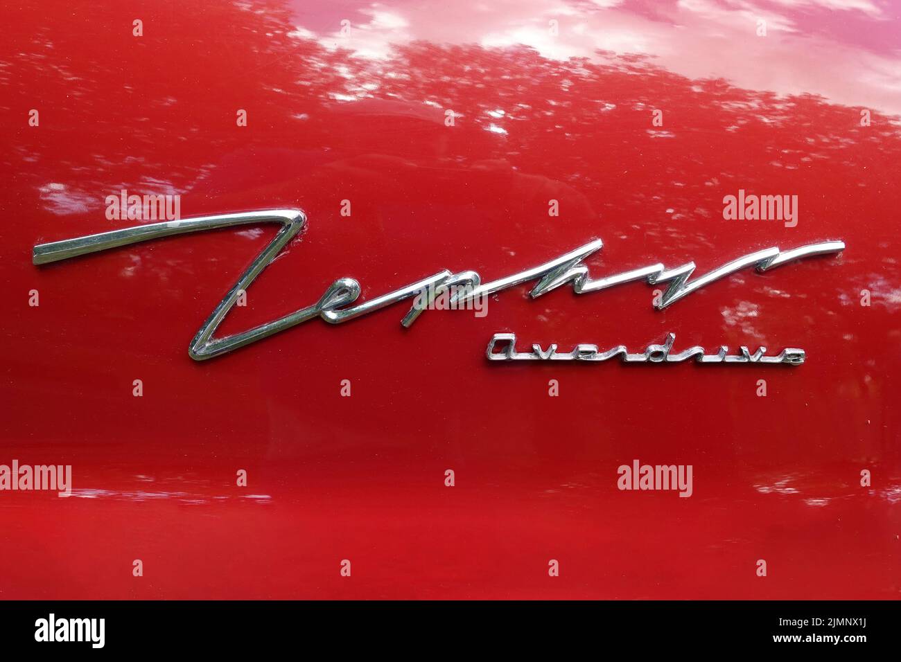 Ford Zephyr, insignia, logotipo, sobremarcha, coche clásico Foto de stock