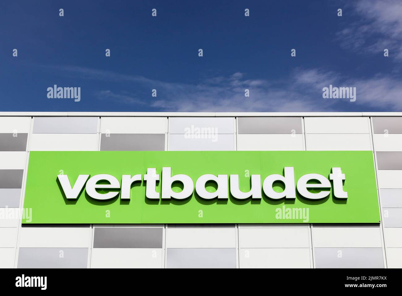 Las guarderías, Francia - Junio 5, 2018: Vertbaudet es una empresa de pedidos por correo establecida en 1963. Verbaudet es activo en los campos de equipamiento para niños Foto de stock