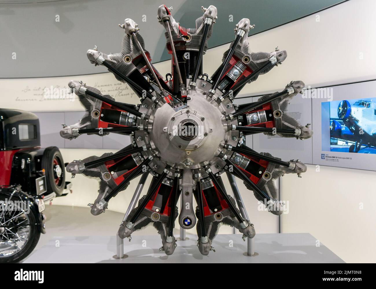 Munich, Alemania - 10 de marzo de 2016 Motor de avión en el Museo BMW Foto de stock