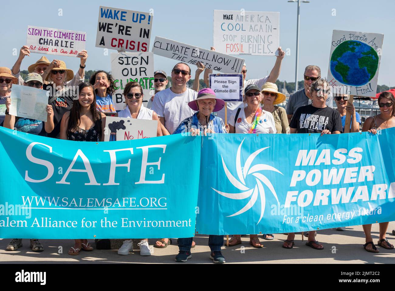 4 de agosto de 2022. Salem, Massachusetts Activistas Ambientales de MassPowerForward, Alianza Salem para el Medio Ambiente (SAFE), UU Mass Action, 350 Mas Foto de stock