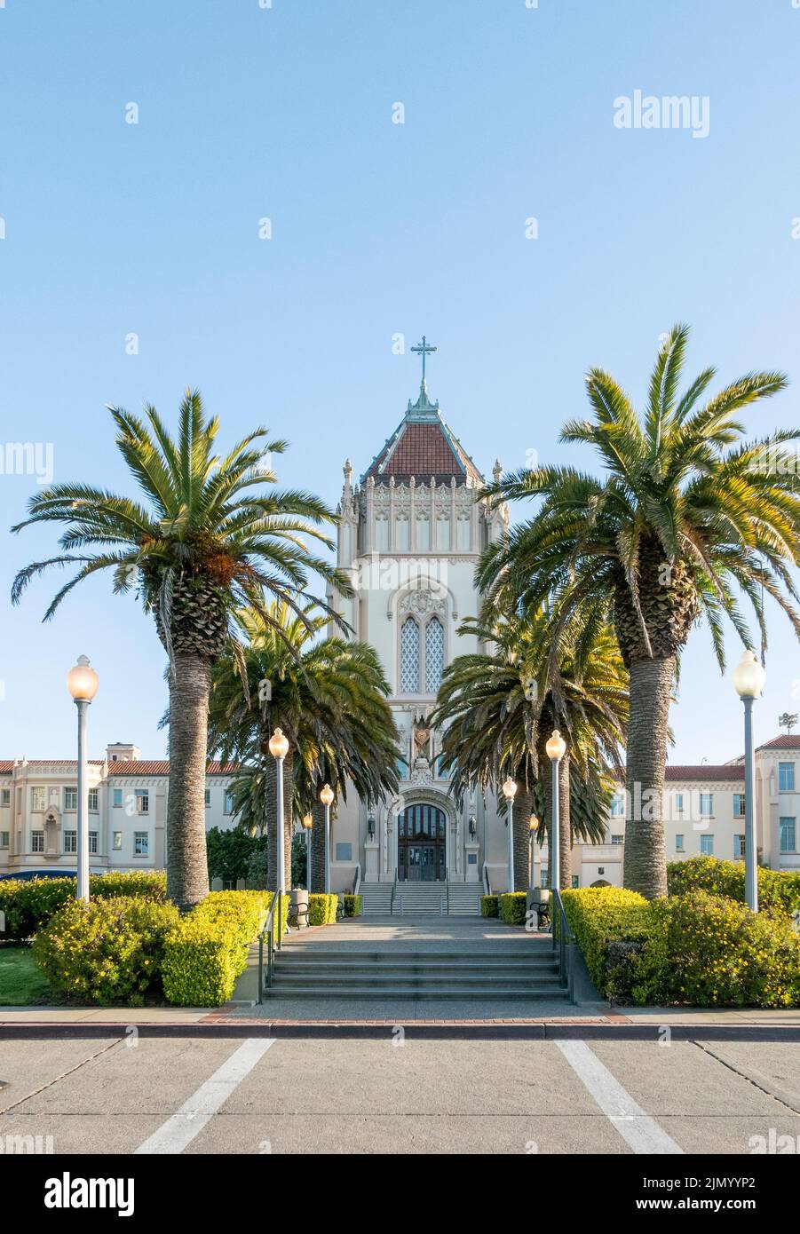San Francisco, EE.UU. - 18 de mayo de 2022: Vista de entrada a la Universidad de San Francisco. Foto de stock