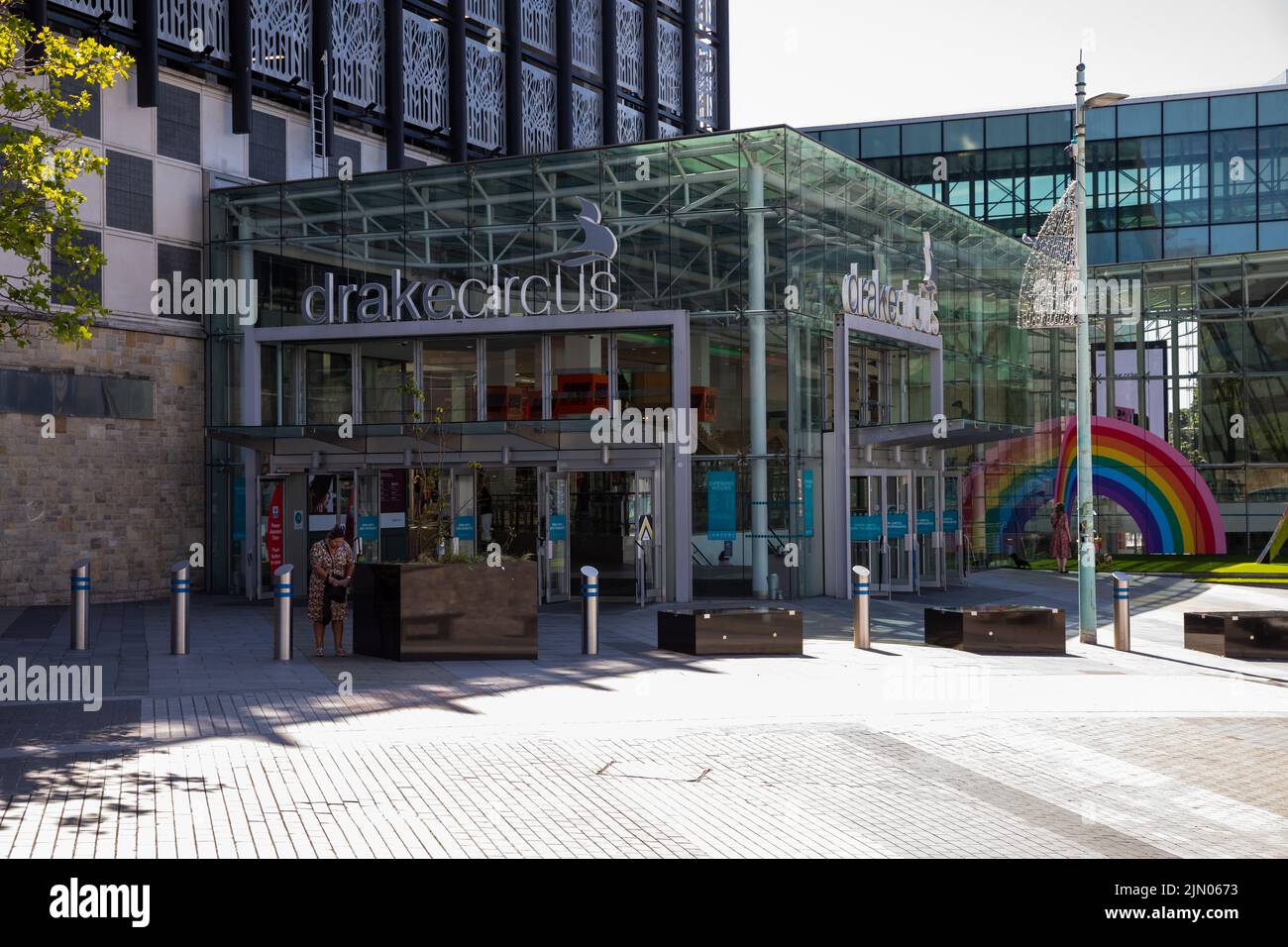 Centro comercial Drake Circus en Plymouth en un caluroso día soleado Foto de stock