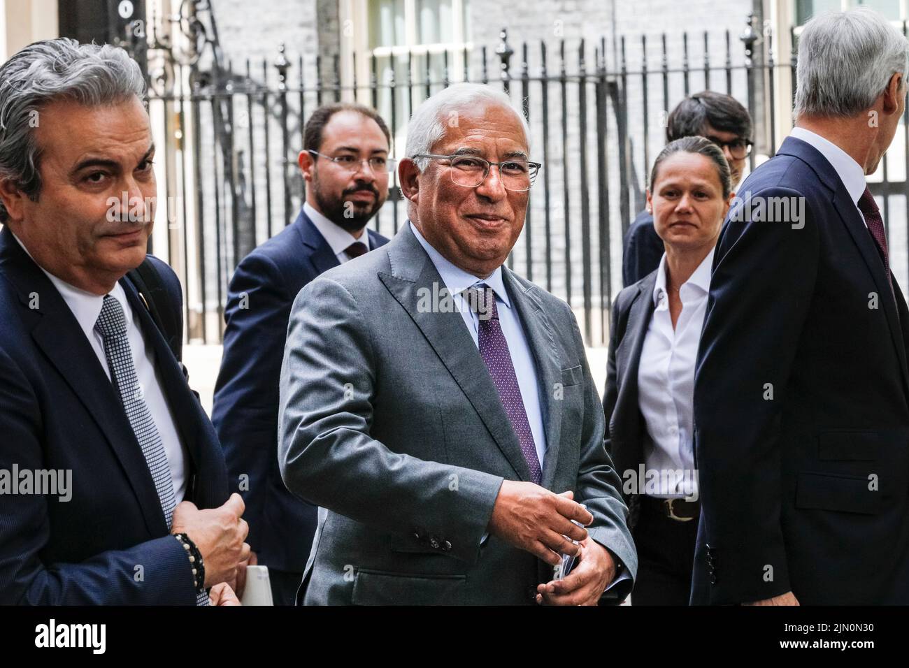 António Costa, Primer Ministro de Portugal, visita oficial a Londres, sonríe ante la cámara Foto de stock