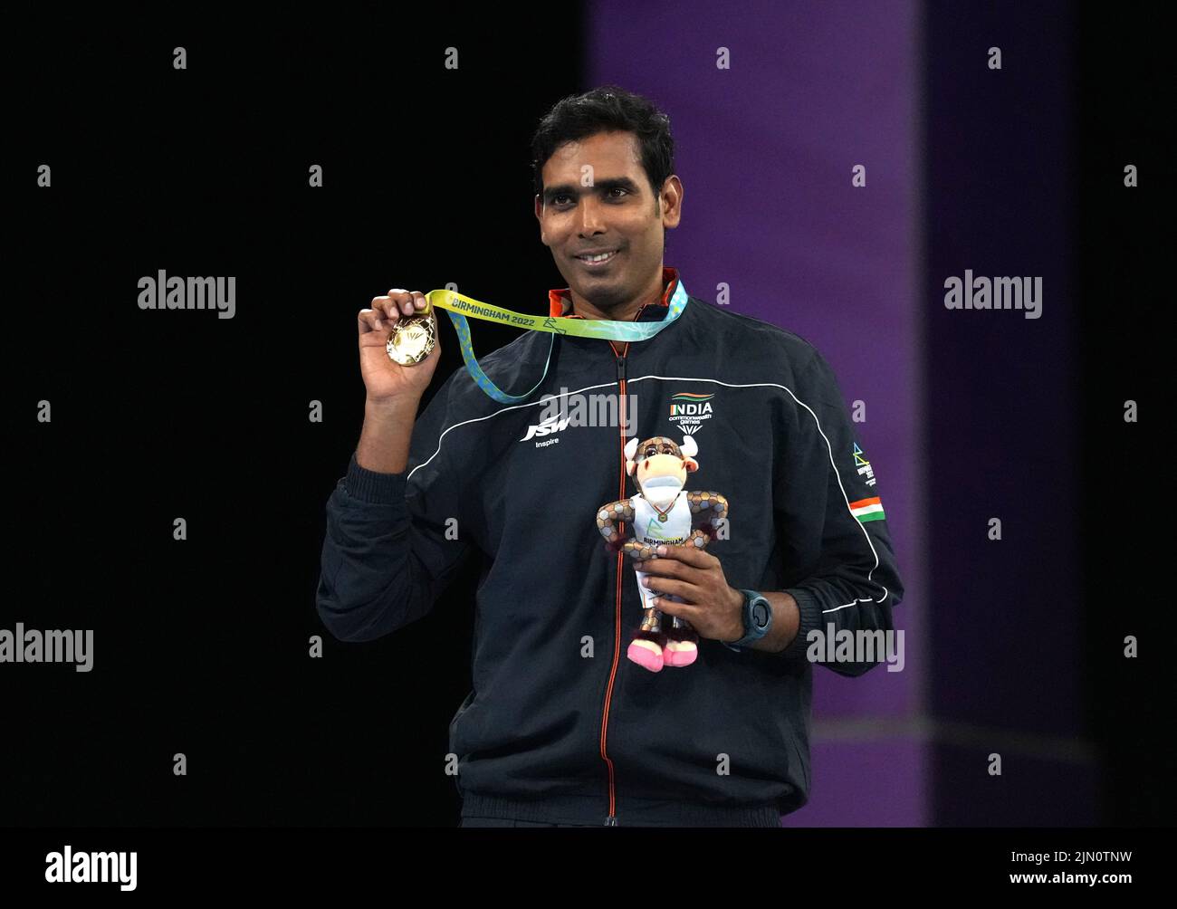 Sharath Kamal Achanta de la India después de ganar el oro en el tenis de mesa Masculino Singles en el NEC el día once de los Juegos de la Commonwealth 2022 en Birmingham. Fecha de la foto: Lunes 8 de agosto de 2022. Foto de stock