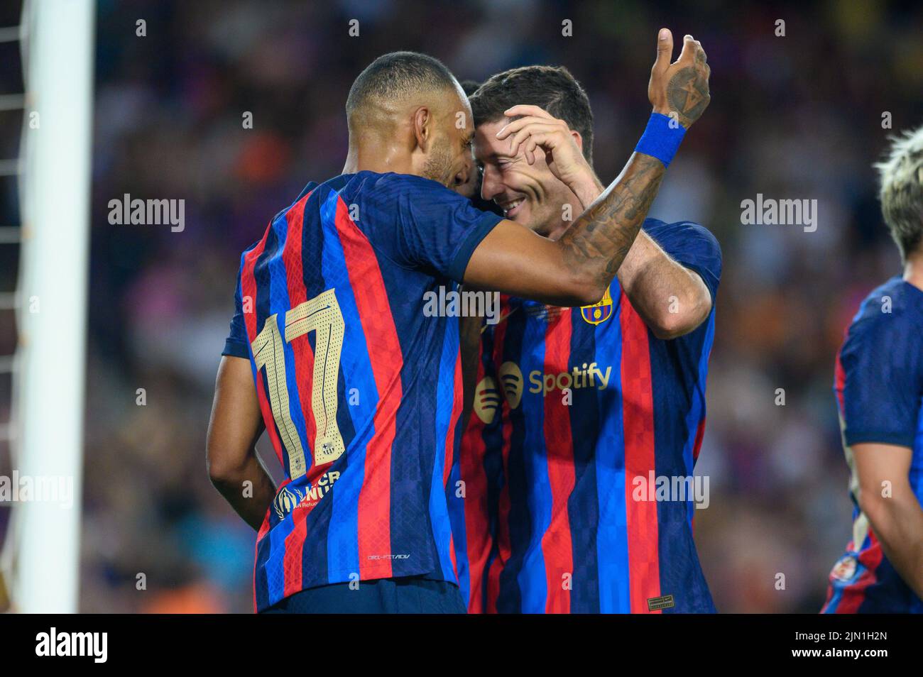 Pierre-Emerick Aubameyang del FC Barcelona celebra un gol durante el Torneo Joan Gamper entre el FC Barcelona y la UNAM Pumas en el Camp Nou de Barcelona, España. Foto de stock
