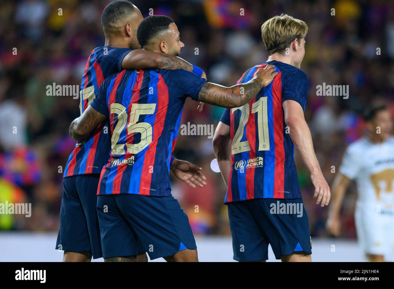 Frankie De Jong del FC Barcelona celebra un gol durante el Torfeo Joan Gamper entre el FC Barcelona y el Pumas UNAM en el Camp Nou de Barcelona, España. Foto de stock