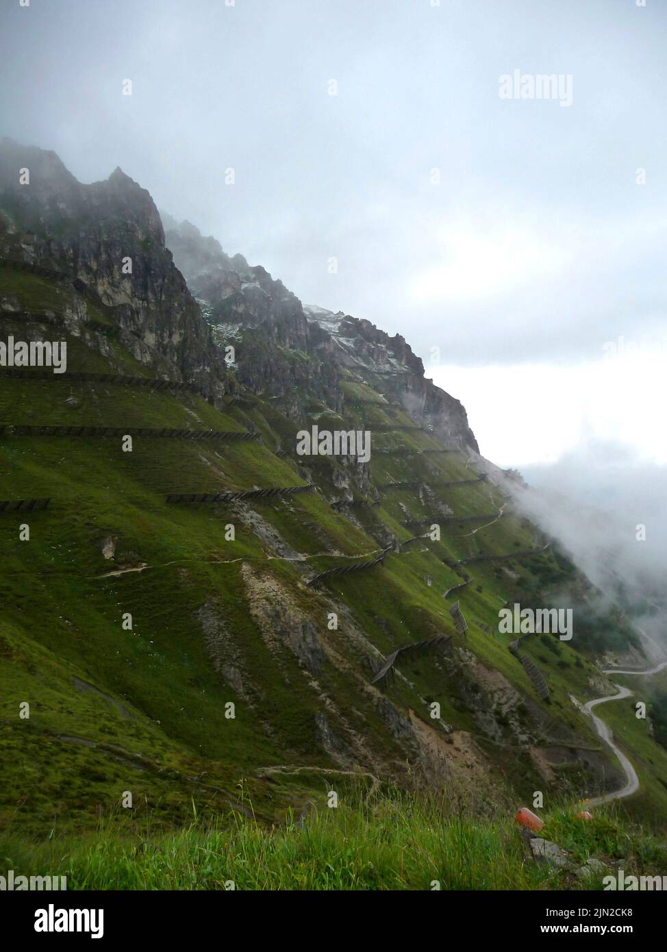 Ruta de senderismo de gran altitud de Stubai en el Tirol, Austria Foto de stock