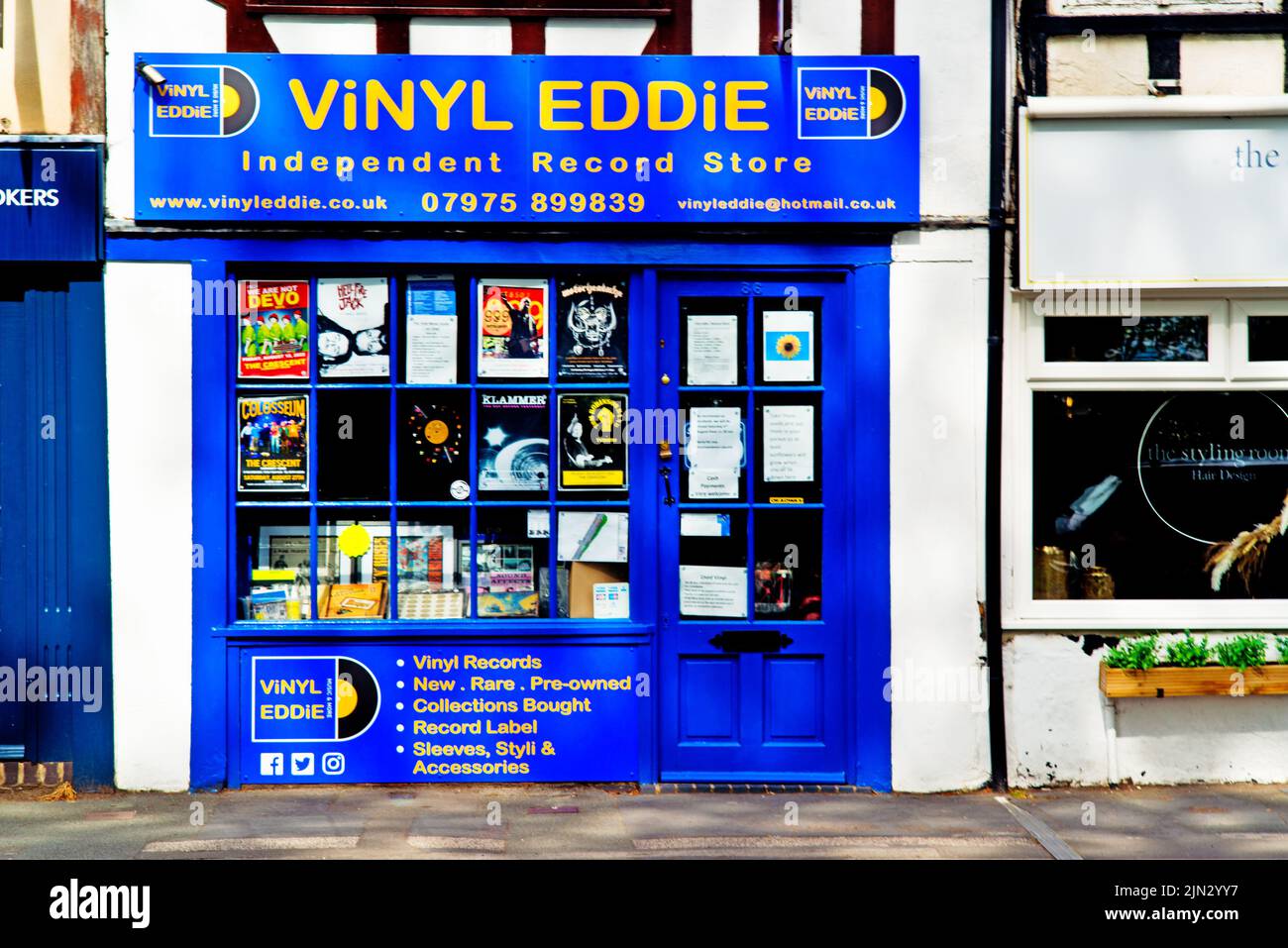 Vinyl Eddies Record Store, Tadcaster Road, Dringhouses, York, Inglaterra Foto de stock