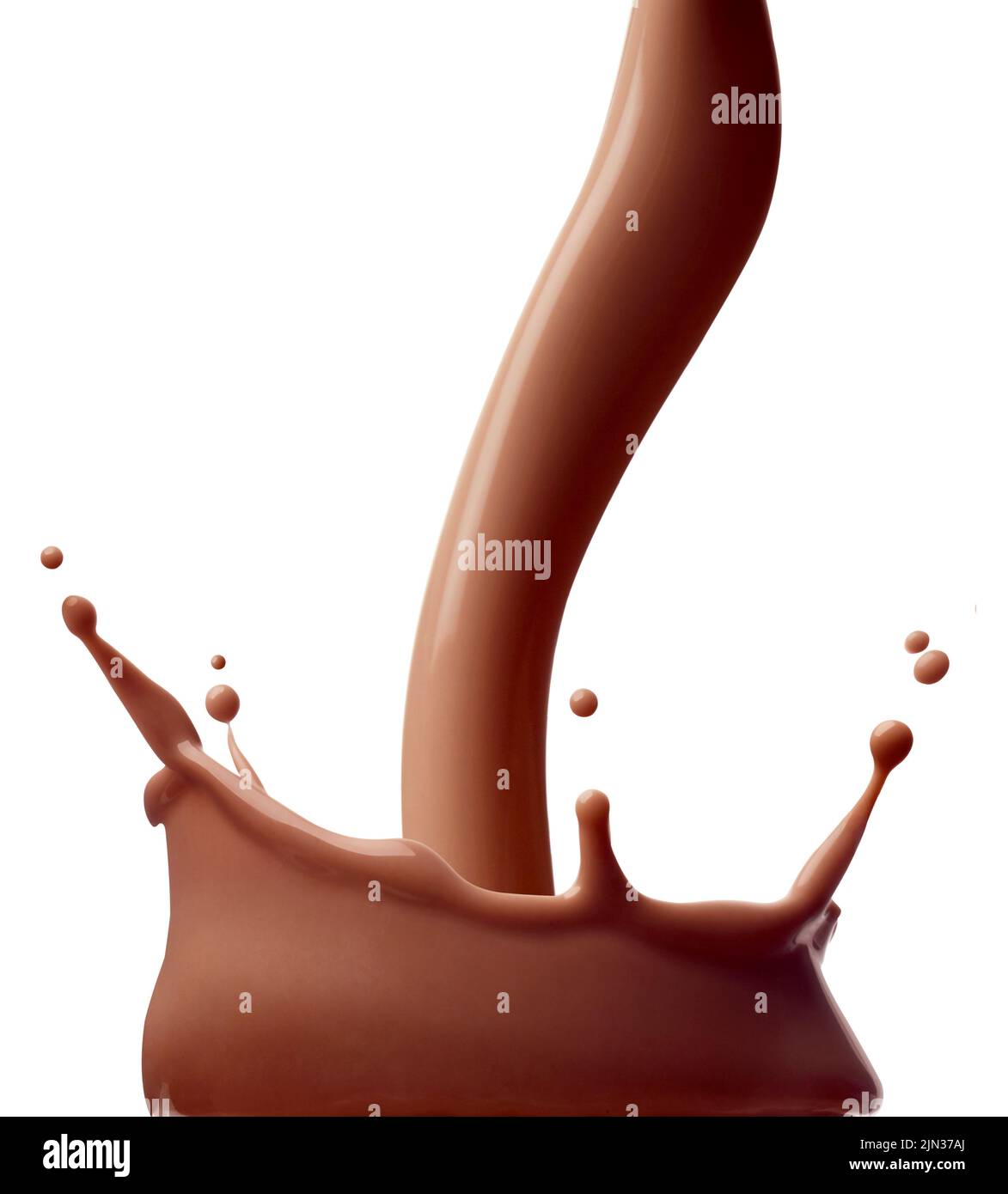 primer plano de un chapoteo de leche de chocolate sobre fondo blanco Foto de stock