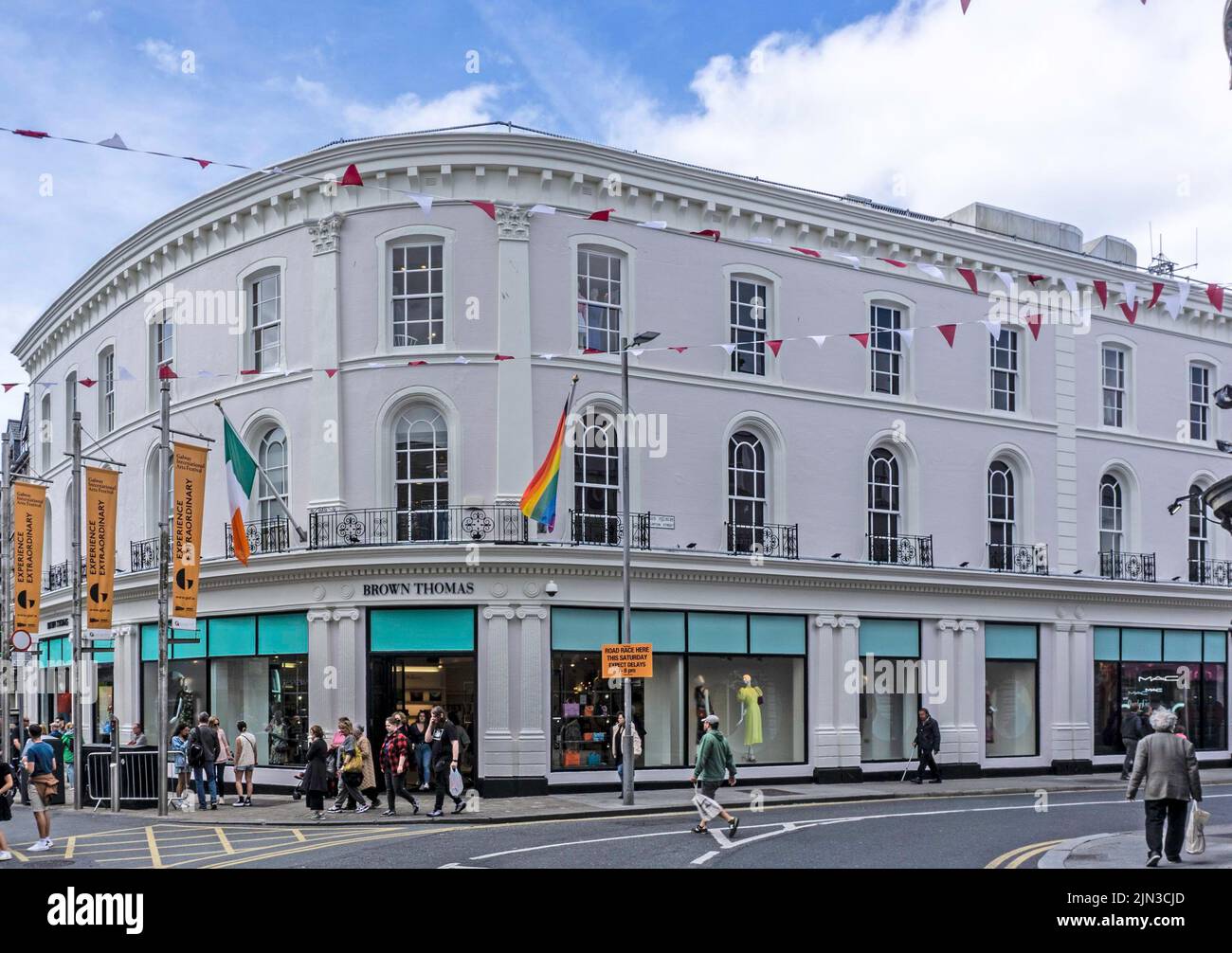 The Brown Thomas Department Store en William Street, Galway, Irlanda. Foto de stock