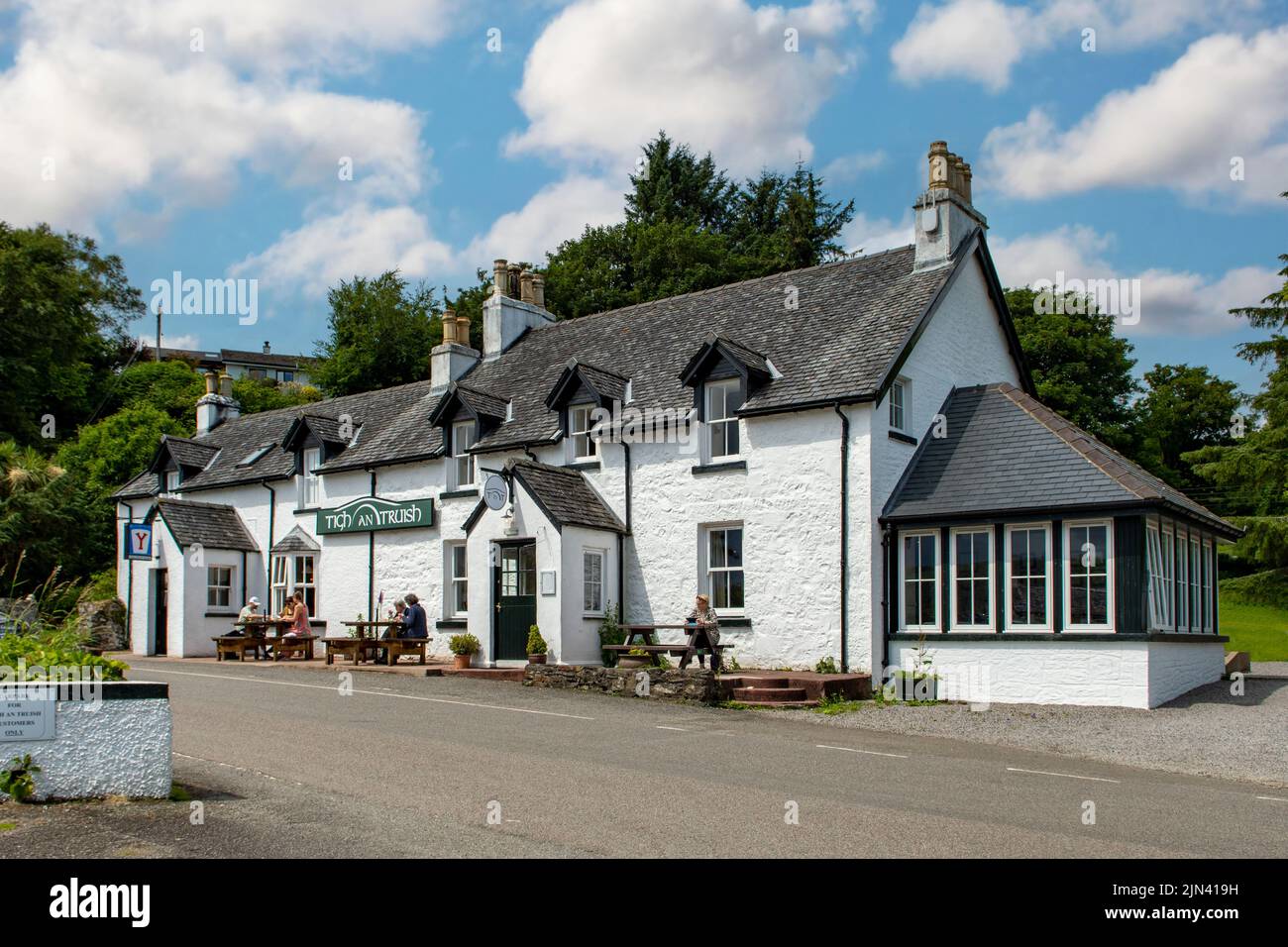 Tigh an Truish Pub, Clachan Bridge, Argyll, Escocia Foto de stock