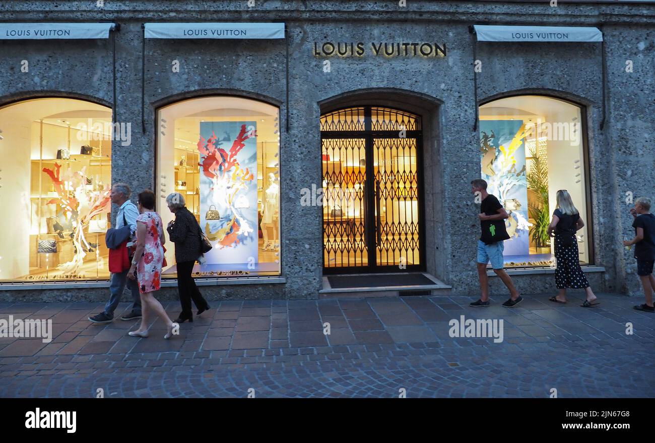 Signo de louis vuitton fotografías e imágenes de alta resolución - Alamy