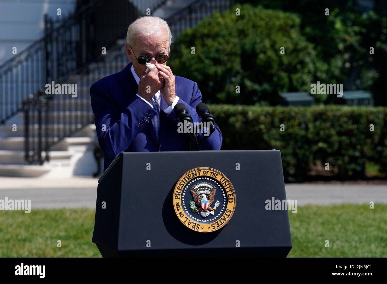 El presidente de los Estados Unidos, Joe Biden, pronuncia un discurso y firma la ley CHIPS and Science Act durante una ceremonia en el South Lawn de la Casa Blanca en Washington el 9 de agosto de 2022. Foto: Yuri Gripas/ABACAPRESS.COM Foto de stock