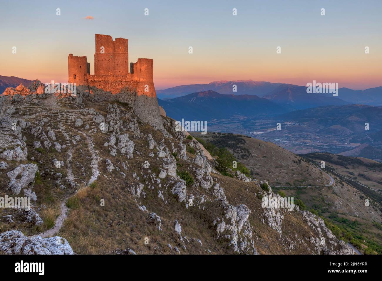 Rocca Calascio, L'Aquila, Abruzos, Italia Foto de stock