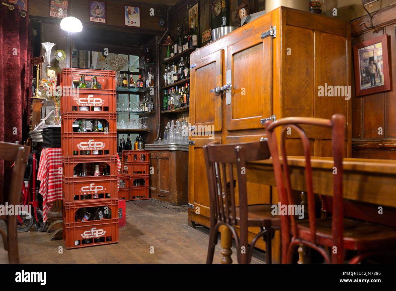 Comptoir CHEZ ABEL - El restaurante más antiguo de Bouchon en la ciudad, Lyon FR Foto de stock