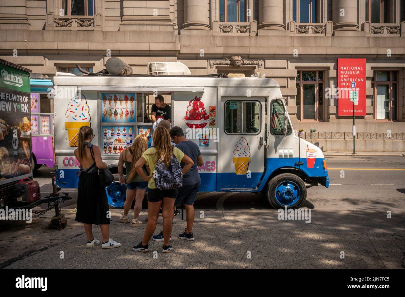 Camión de helados blandos en Nueva York el sábado, 30 de julio de 2022. (© Richard B. Levine) Foto de stock