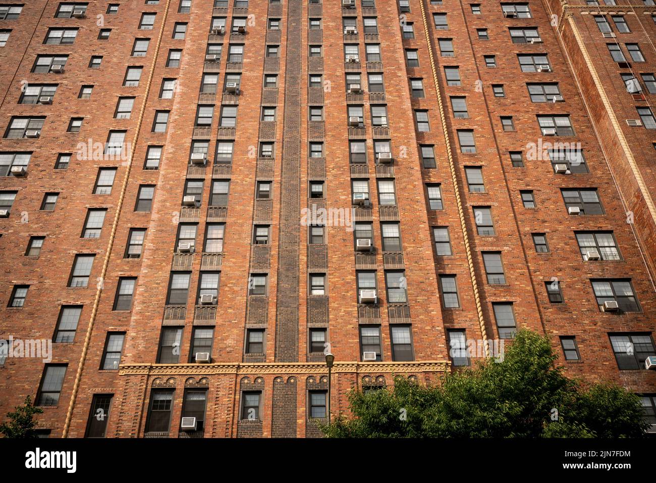 Stock de viviendas en Chelsea en Nueva York el martes, 26 de julio de 2022. Los acuerdos pandémicos ofrecidos por los propietarios han terminado en gran medida a medida que aumentan los alquileres a medida que los propietarios intentan recuperar los ingresos perdidos. (© Richard B. Levine) Foto de stock