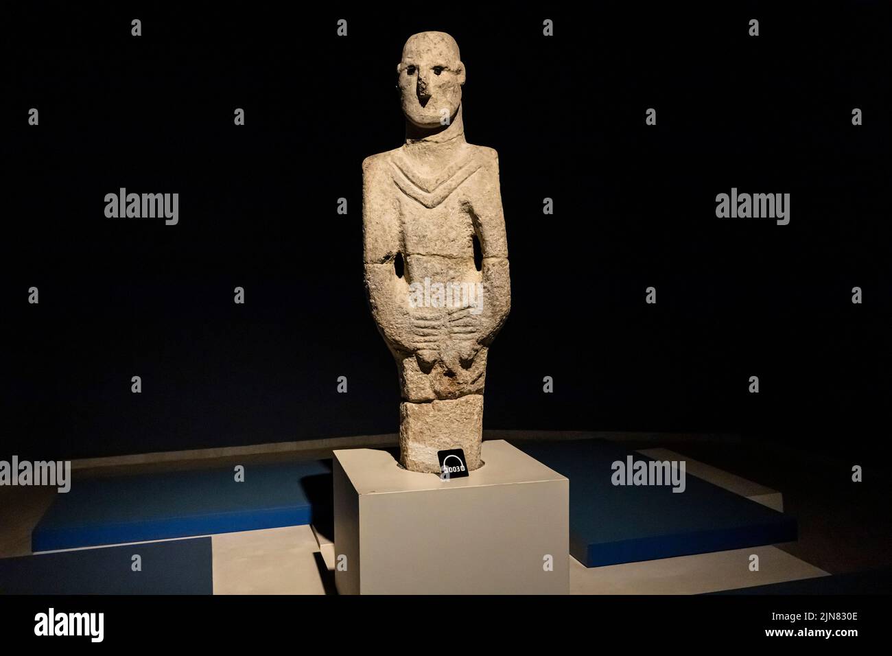 Hombre de Urfa, Museo Sanlıurfa, estatua de tamaño natural más antigua del mundo, piedra caliza, desenterrada de la ciudad vieja, Sanliurfa (Urfa), Turquía, Asia Menor, Asia Foto de stock