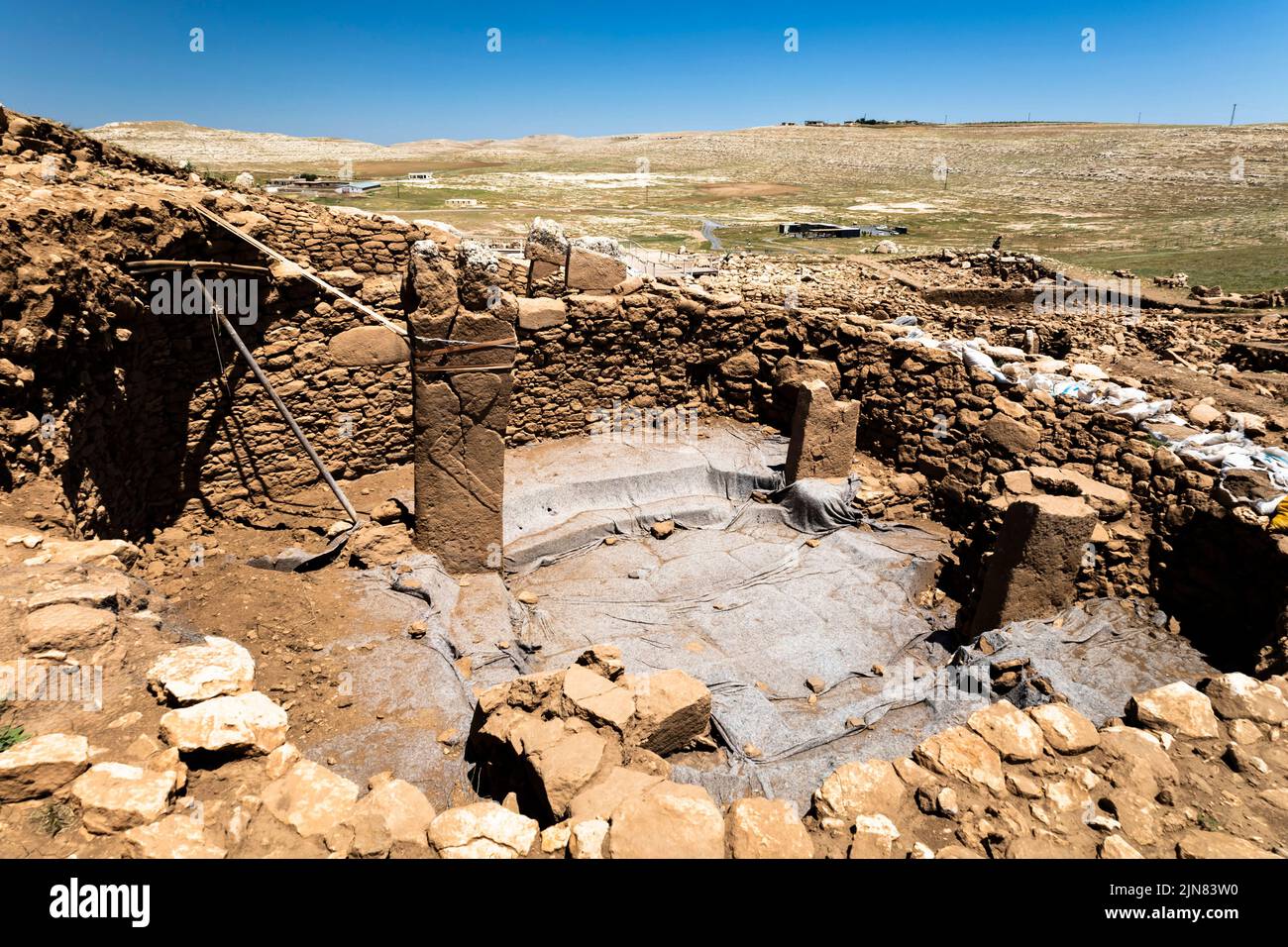 Karahan tepe (karahantepe), templo neolítico con pilares masivos, sitio hermano de gobekli tepe, provincia de Sanlıurfa, Turquía, Asia Menor, Asia Foto de stock