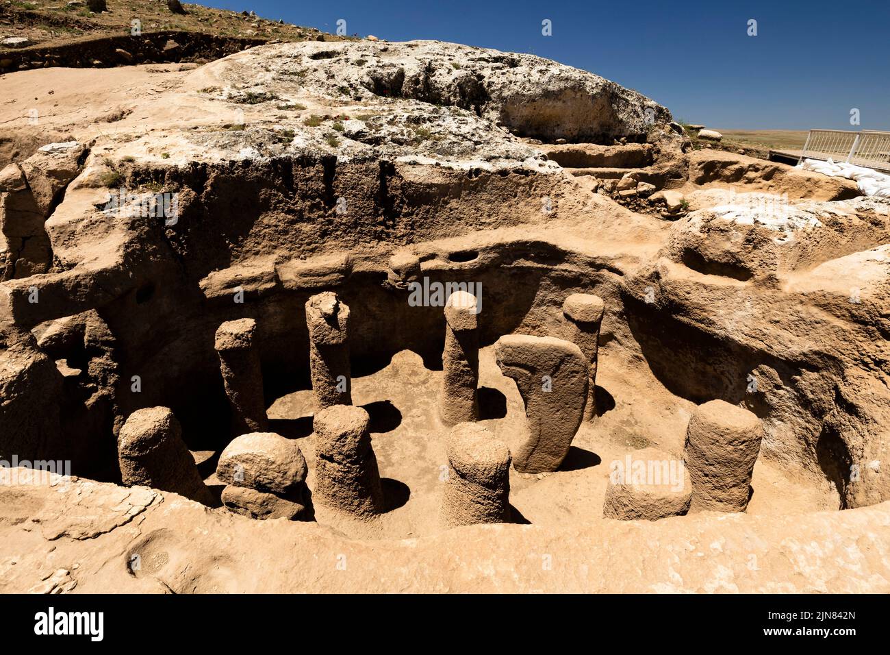 Karahan tepe (karahantepe), templo neolítico con pilares masivos, 11 penes tallados en roca de roca, provincia de Sanlıurfa, Turquía, Asia Menor, Asia Foto de stock