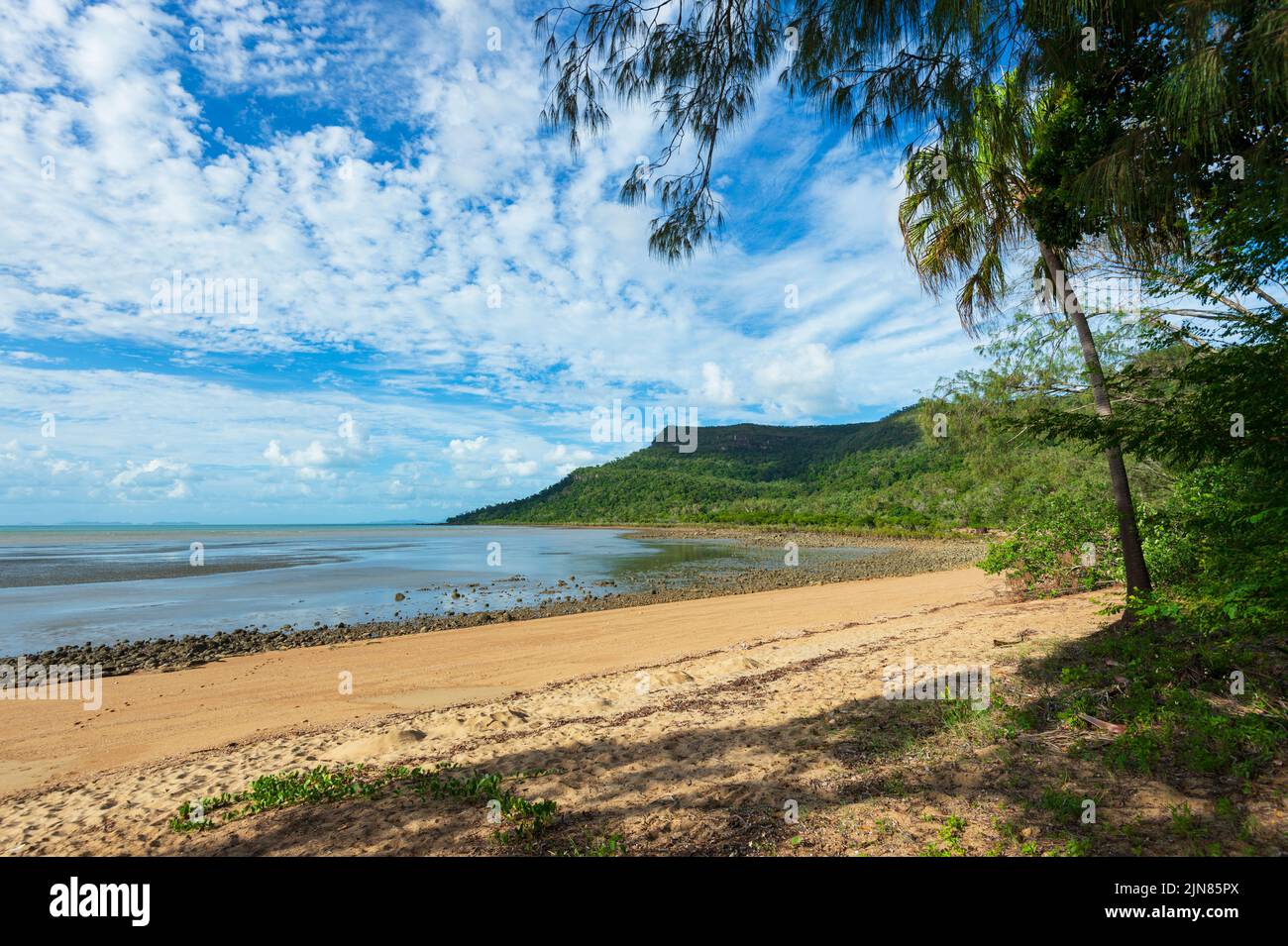 Vista panorámica de Smalleys Beach, Queensland, Queensland, Queensland, Australia Foto de stock