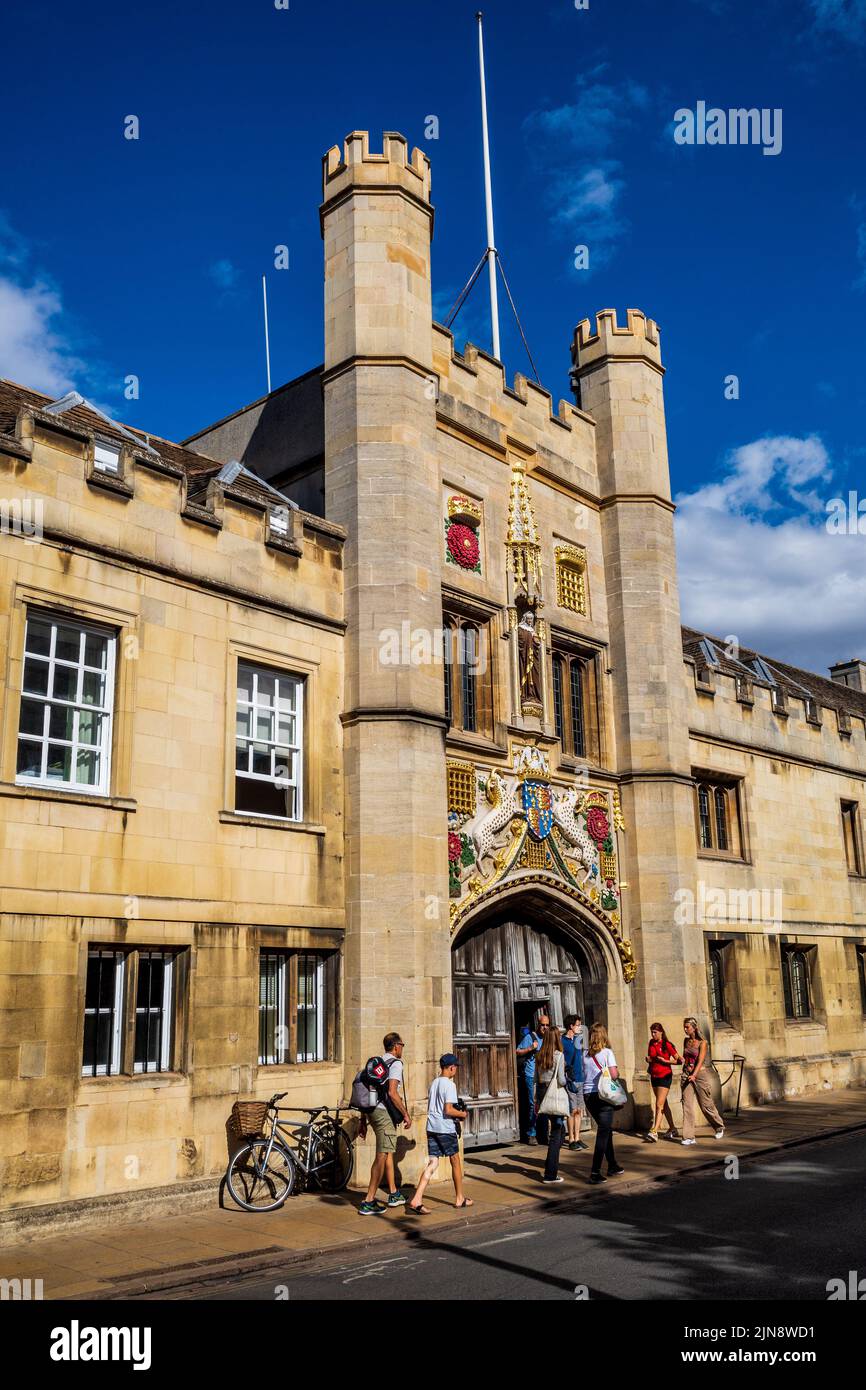 El Colegio de Cristos Universidad de Cambridge - La puerta delantera del Colegio de Cristos, parte de la Universidad de Cambridge, estableció en 1446 como la Casa de Dios. Foto de stock