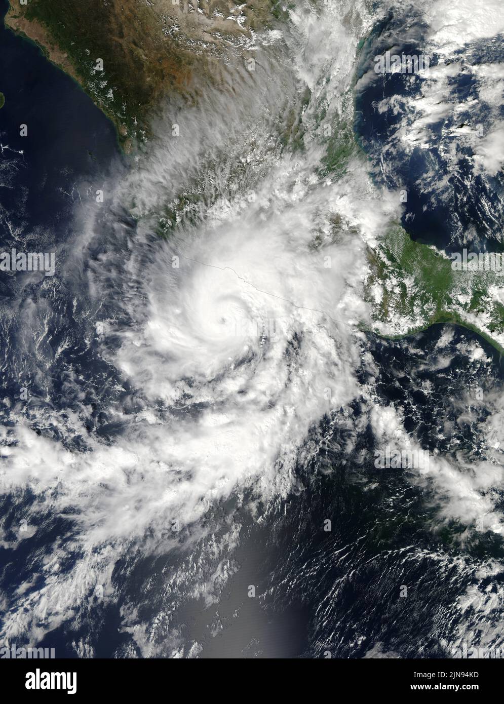MEIXCO - 21 de octubre de 2013 - El huracán Raymond estaba en su punto más fuerte cuando el Espectroradiómetro de Imágenes de Resolución Moderada (MODIS) en el Aqua Satell de la NASA Foto de stock