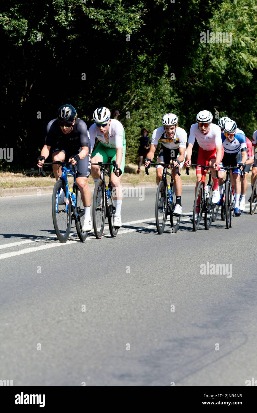 La carrera de ciclismo en carretera masculina de los Juegos Commonwealth 2022, Hampton Road, Warwick, Warwickshire, Reino Unido Foto de stock