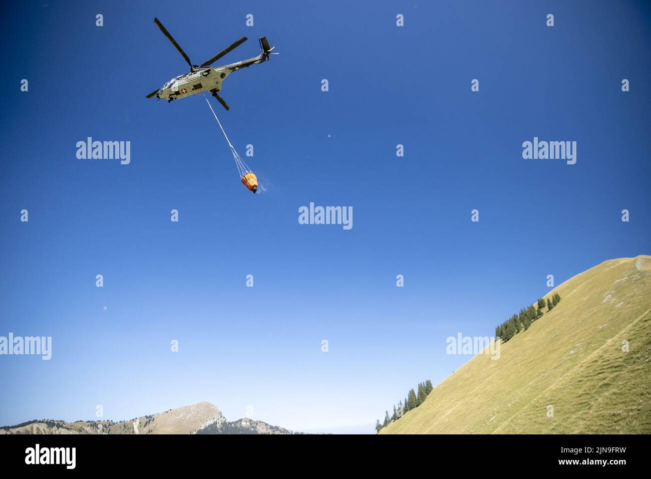 Super puma helicopter fotografías e imágenes de alta resolución - Página 9  - Alamy
