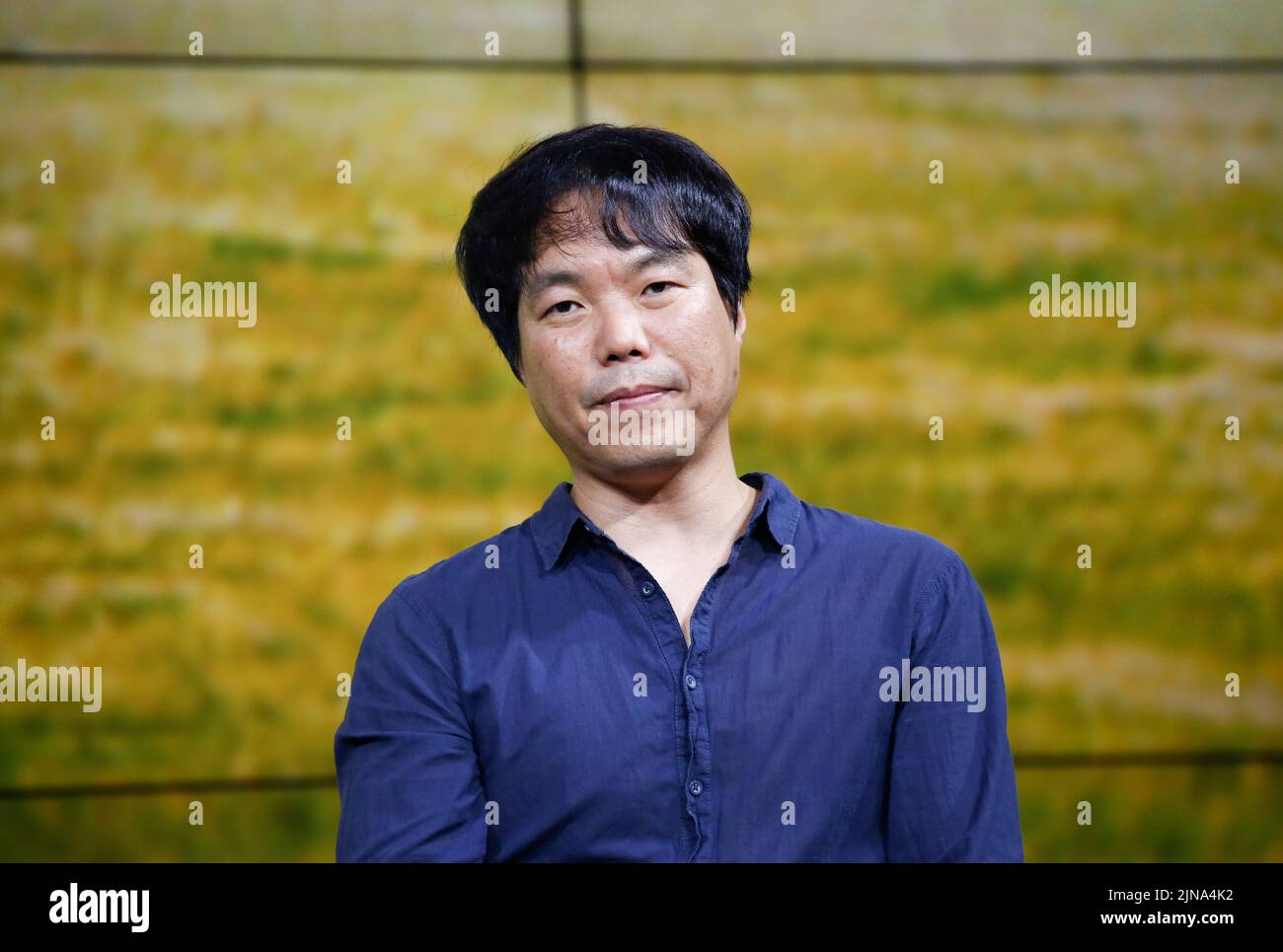 Kim Jin-Woo, 9 de agosto de 2022 : El director surcoreano Kim Jin-Woo asiste a una rueda de prensa de producción para la próxima serie original de Netflix 'A Model Family' en Seúl, Corea del Sur. Crédito: Lee Jae-won/AFLO/Alamy Live News Foto de stock